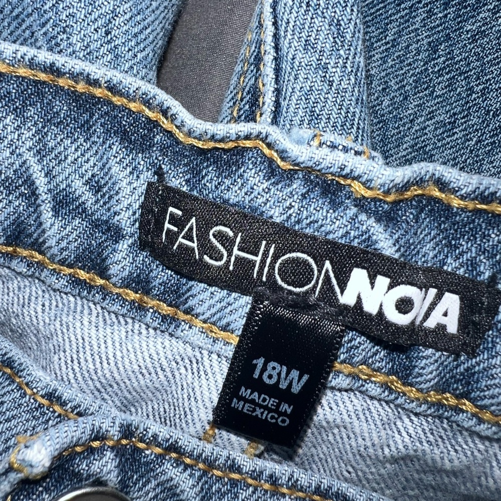 Fashion Nova Mom Jeans